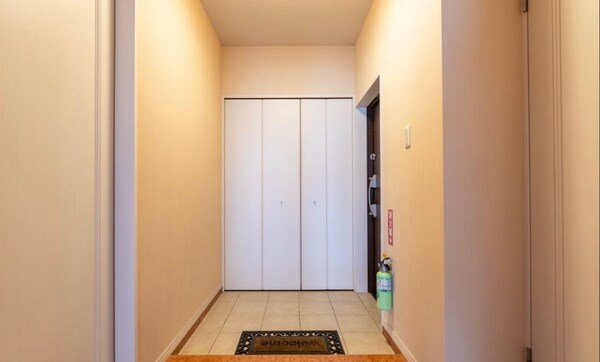 玄関(※家具家電付きのお部屋となります。不要の場合は要相談。)