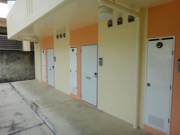 玄関(別号室の写真となります。)