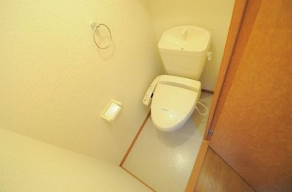 トイレ(類似物件の写真となります。※イメージ、現状優先。)
