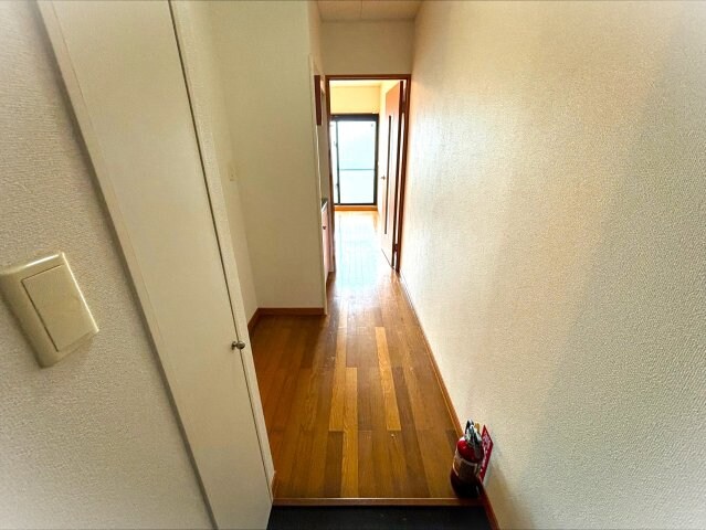 物件内観写真2　(別号室の写真イメージです（現状優先）)