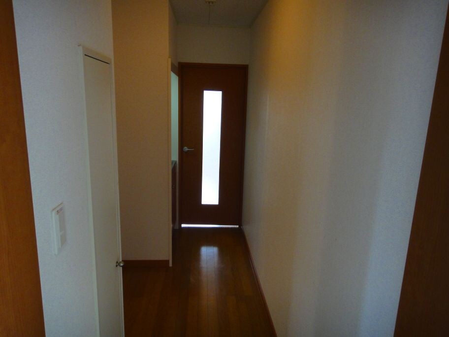 物件内観写真4　(別号室の写真となります)