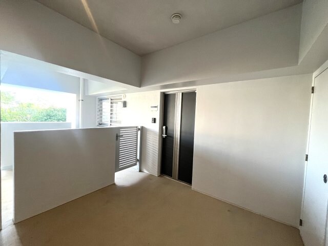 物件内観写真2　(別号室の写真となります（現状を優先します）)