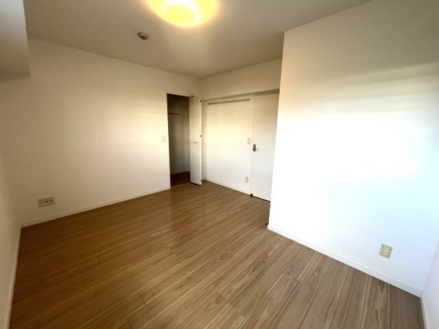 物件内観写真6　(別号室の写真となります（現状を優先します）)