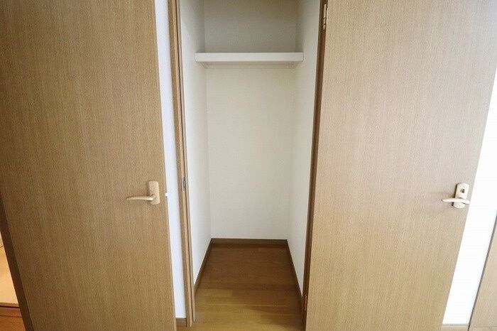 物件内観写真9　(別号室の写真となります（反転タイプ）)