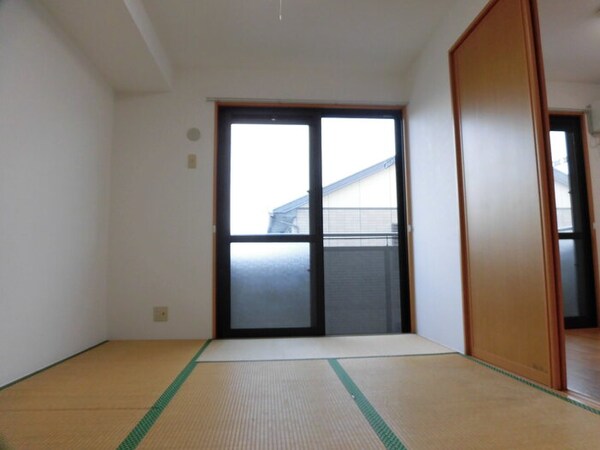 和室(別号室の写真となっております。)