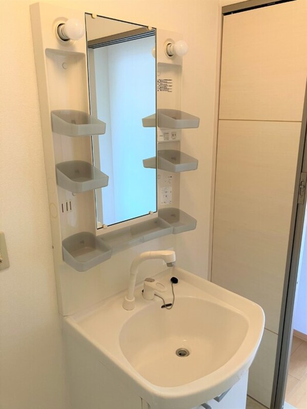 独立洗面台