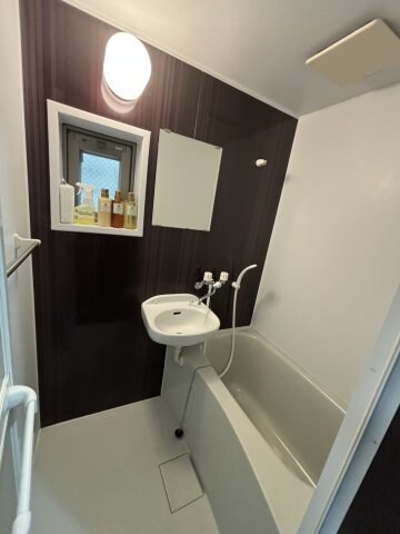 物件内観写真4　(別号室の写真となりますので、現状を優先します。)