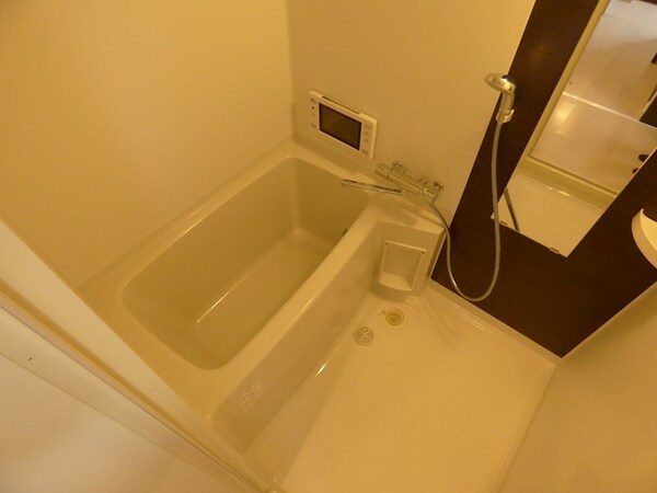 浴室(※同シリーズの別物件の写真です)