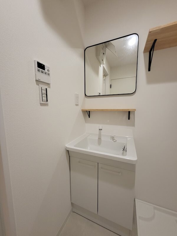洗面・脱衣所(※同物件別号室参考写真)