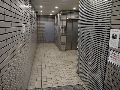 物件外観写真2　(キレイなエントランス☆)