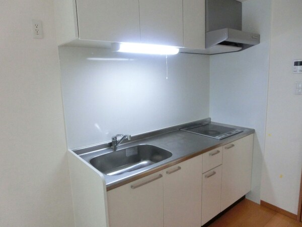 キッチン(同物件別号室参考写真)