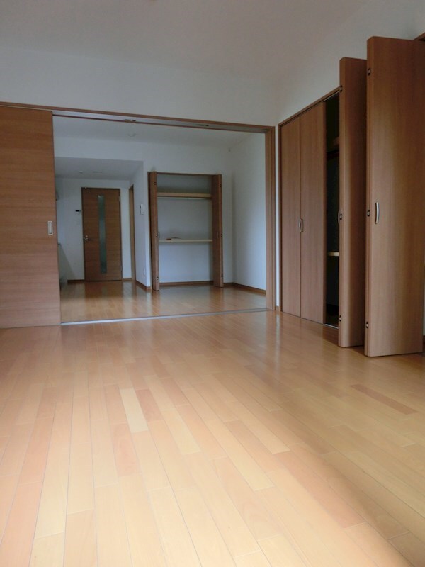 寝室(同物件別号室参考写真)