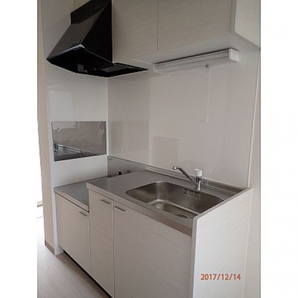 キッチン(同物件別号室参考写真)