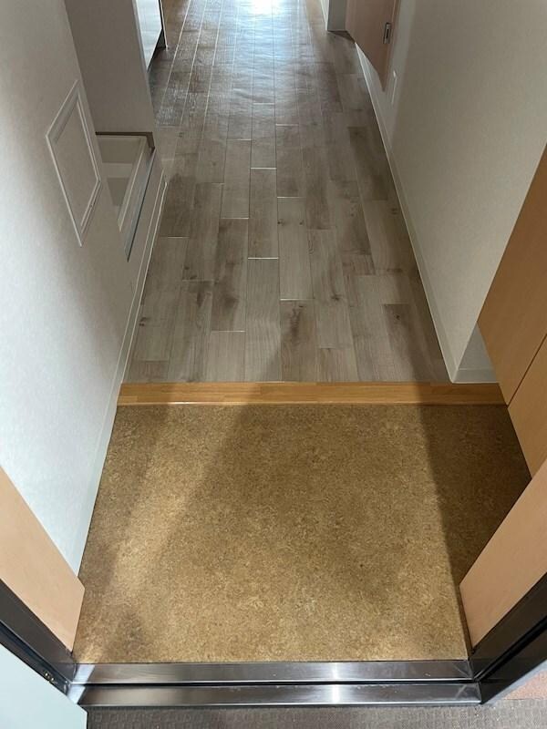 玄関(※同物件、別部屋参考写真)