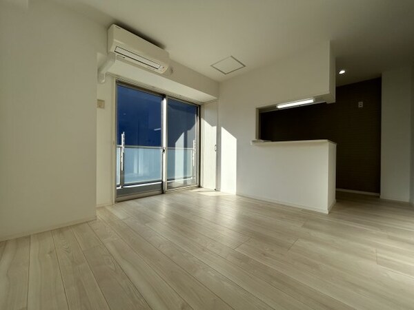 居室(※同物件別部屋参考写真)