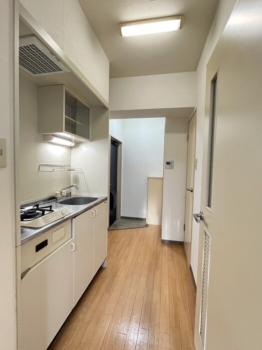 物件内観写真3　(同物件別号室参考写真)