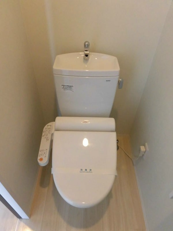 トイレ(※同物件の別号室です。)