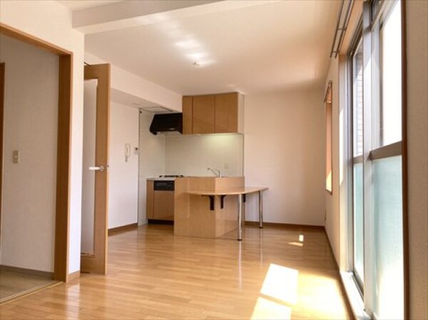 居室(※同物件参考写真)