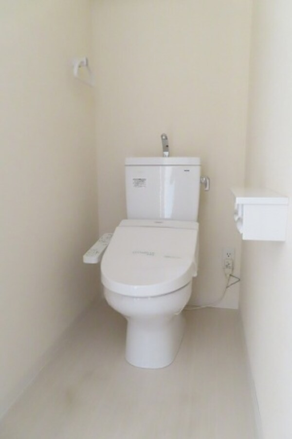 トイレ(※同物件別部屋参考写真)