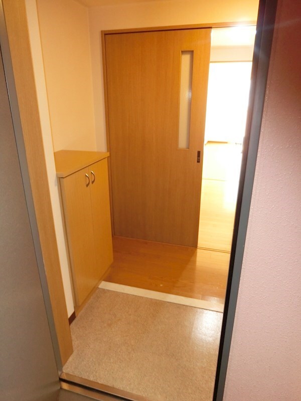 物件内観写真3　(※同物件の別号室の写真です)