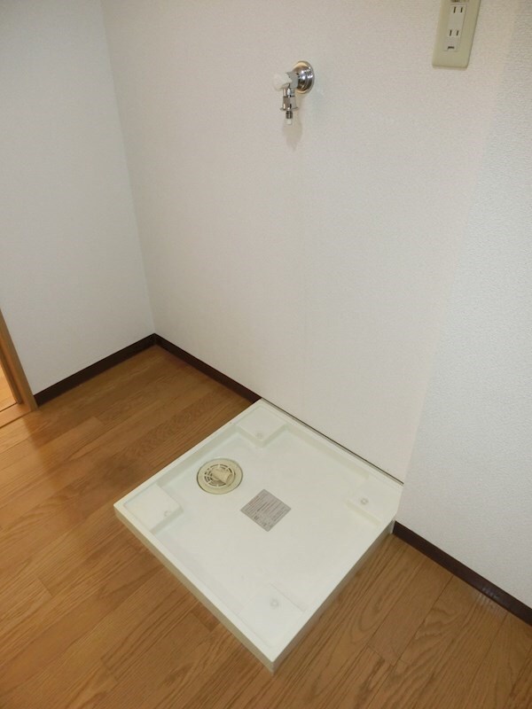 物件内観写真17　(※同物件の別号室の写真です)