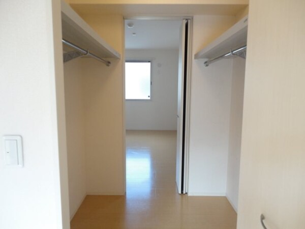 収納(※同物件別号室参考写真)