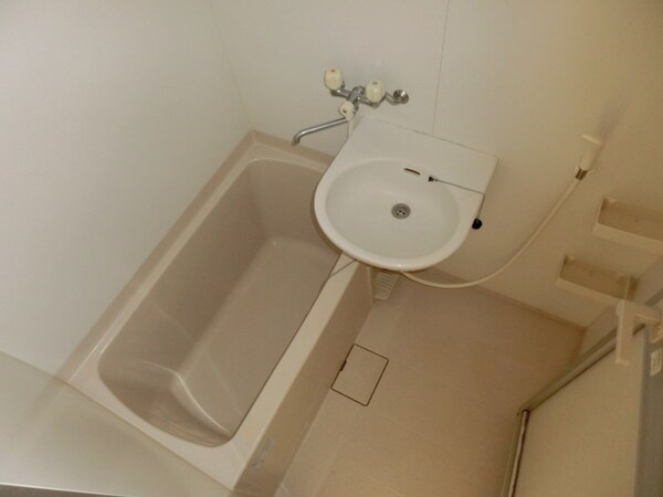 浴室(※同マンションの別部屋参考写真)
