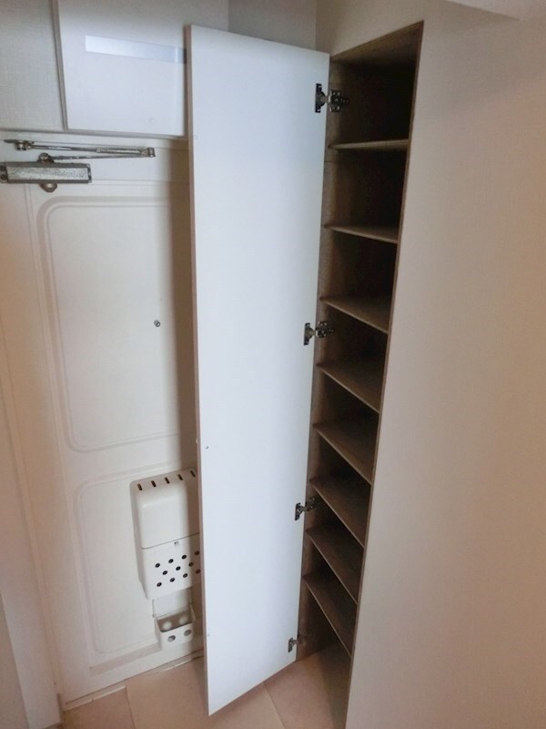 物件内観写真19　(玄関収納)