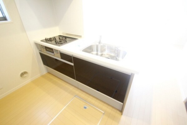 キッチン(同物件別号室参考写真)