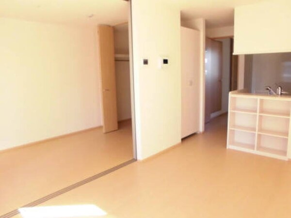 居室(※同物件別号室参考写真)