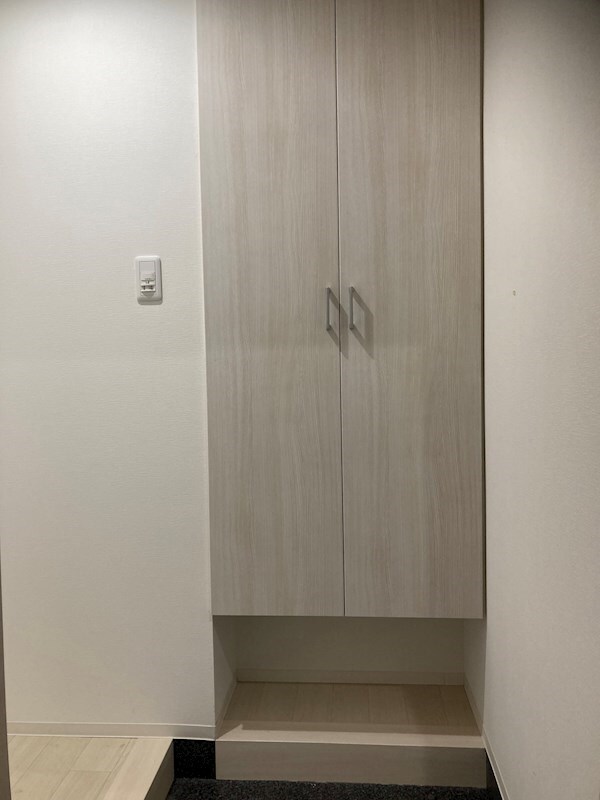 玄関(※同物件別部屋参考写真)
