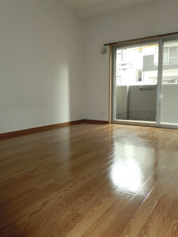 物件内観写真6　(※同物件の別タイプのお部屋の写真です)