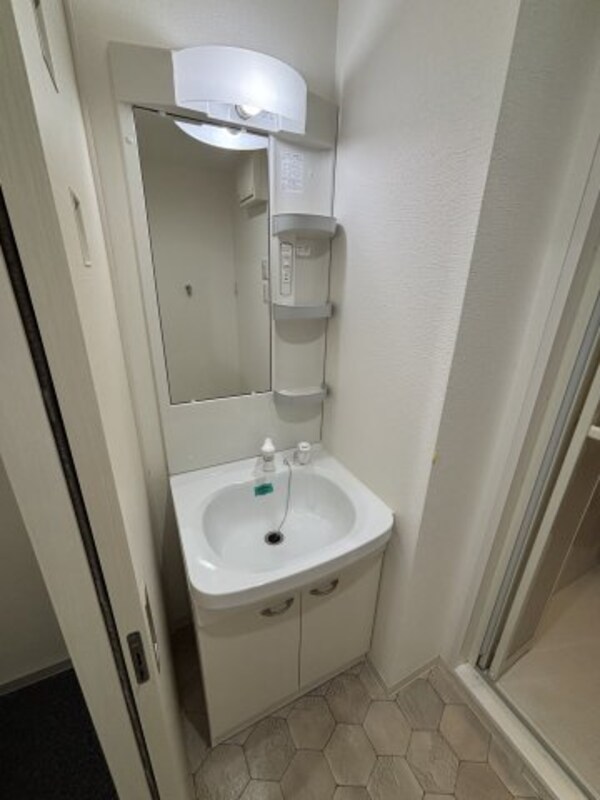 独立洗面台(※同シリーズ参考写真)
