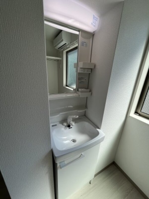 洗面・脱衣所(※同物件別号室参考写真)