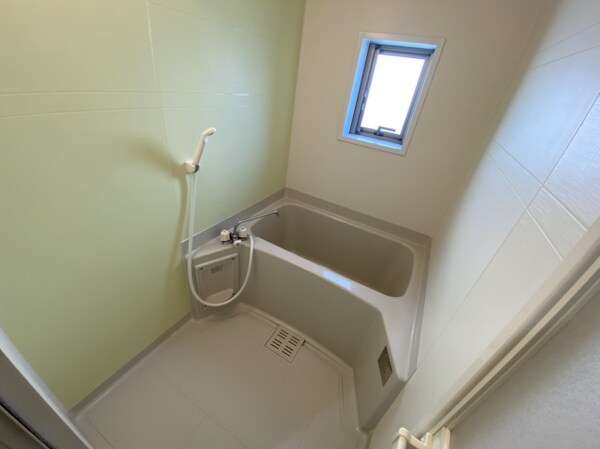 浴室(※同建物別部屋の参考写真です。)