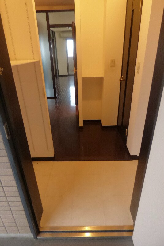 物件内観写真3　(玄関☆)