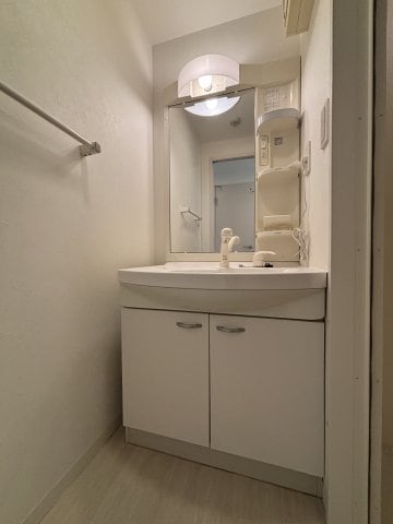 物件内観写真8　(※同物件の別号室の写真です)