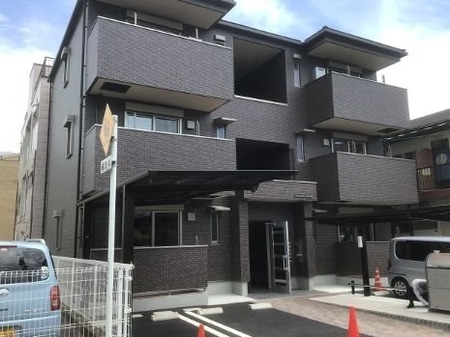 ぺがさすU外観写真