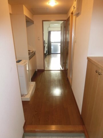 物件内観写真3　(広めの玄関☆)