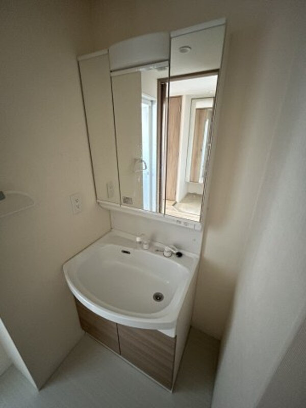 洗面・脱衣所(※同物件別号室参考写真)