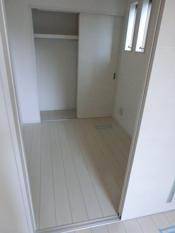 寝室(※同物件別号室参考写真)