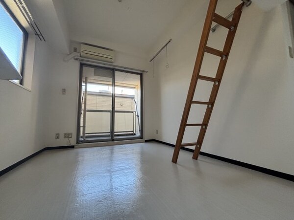 居室(※違うお部屋タイプのお写真です)