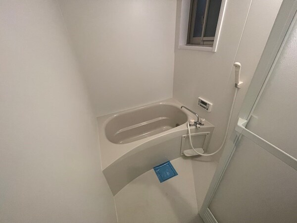 浴室(※同物件別部屋参考写真)