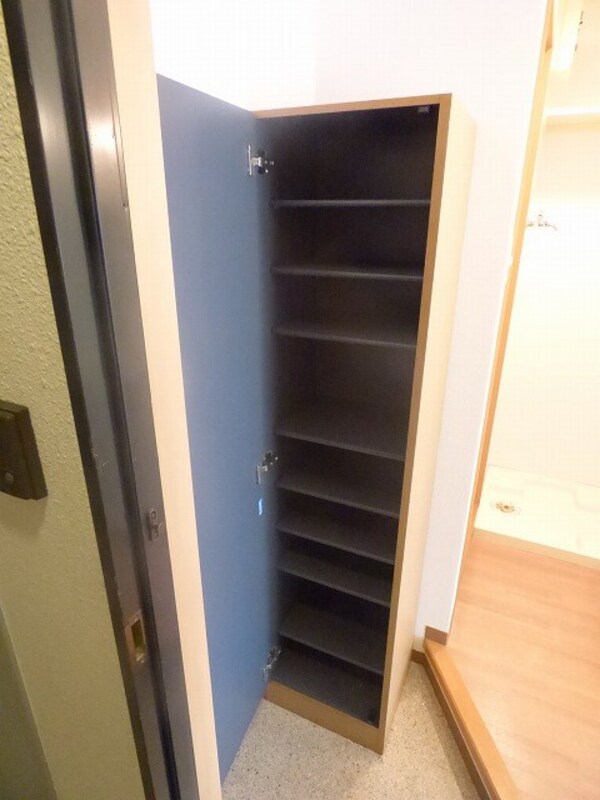 収納(※同物件別号室参考写真)