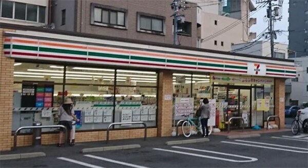 周辺環境(セブンイレブン 広島加古町店（492m）)