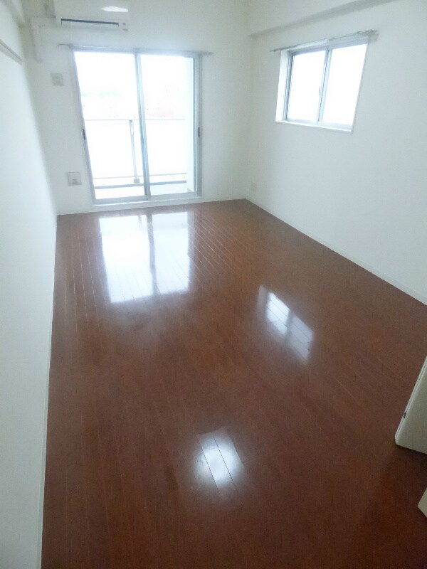 居室(※同物件の他のお部屋の写真です)