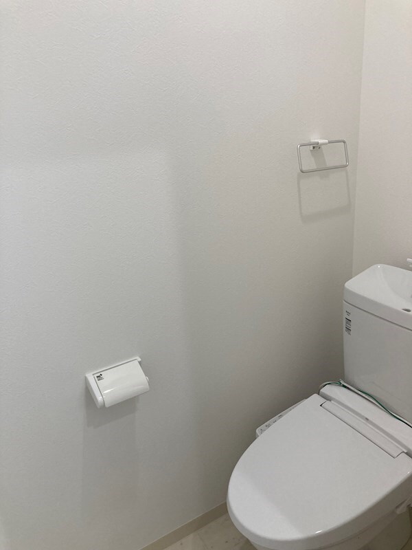 トイレ(※同物件・別号室参考写真)