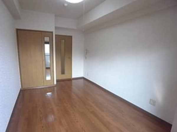 居室(※同マンション別部屋の参考写真です。)