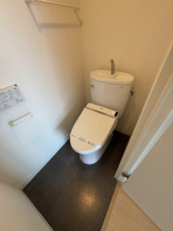 トイレ(※同物件別号室参考写真)