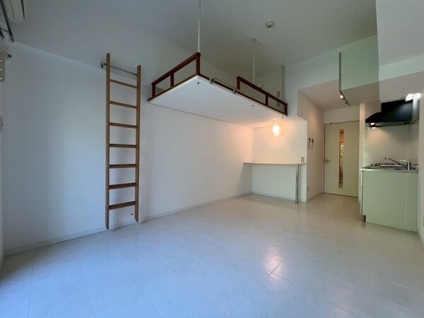 居室(同物件別部屋参考写真)